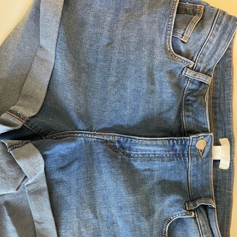 New with tags h and m shorts